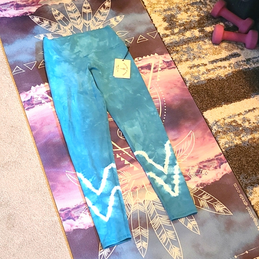NWT Electric & Rose Leggings - Medium